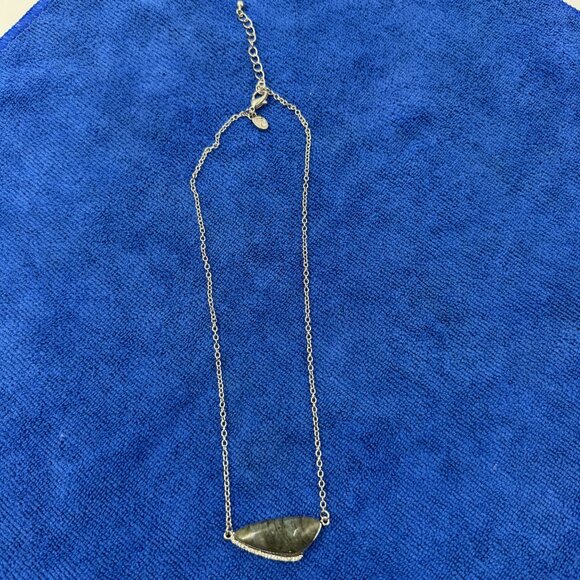 Silver Toned Chain Necklace W/Labradorite Pendant & Rhinestone Accent Chic - Picture 3 of 11